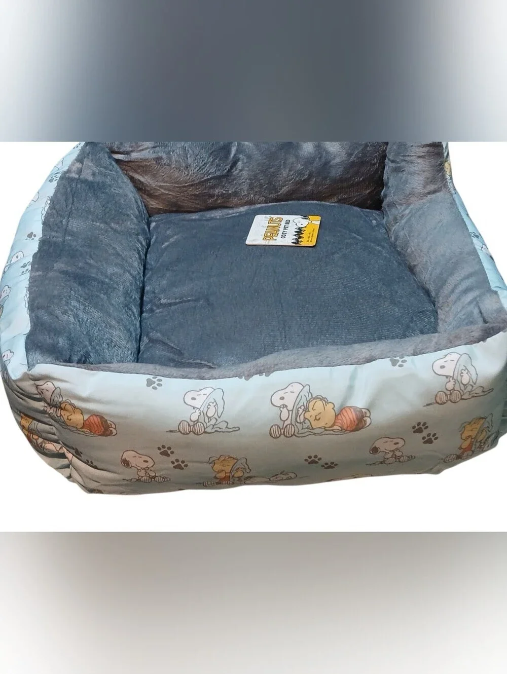 Peanuts -New Snoopy Camp Pet Cozy Cuddler Beagle Bed Peanut Characters All Sides
